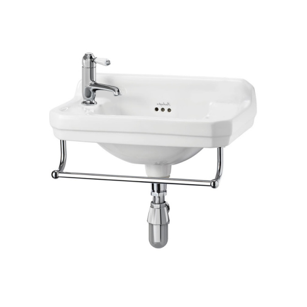 B8R with towel rail